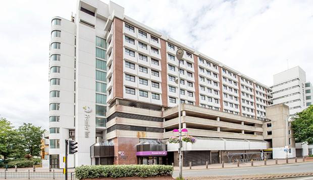 Premier Inn London Kingston Upon Thames Ngoại thất bức ảnh